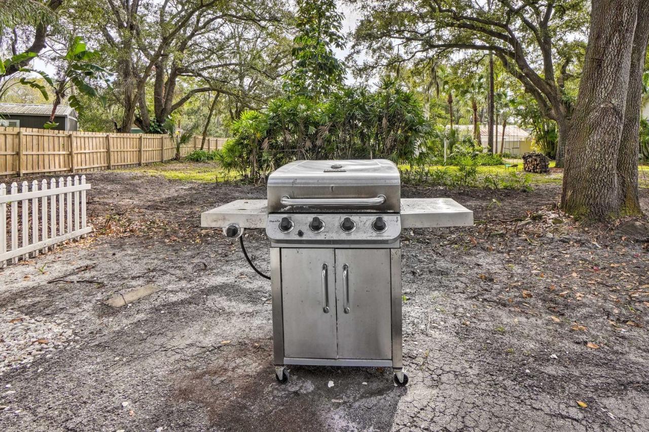 Tropical Palm Harbor Studio Walk To Gulf! Exterior photo